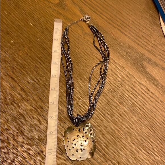 Browns multi strand  seed bead necklace with carved shell pendant - Picture 1 of 7
